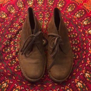 • Clark’s Bushacre Desert Boots •